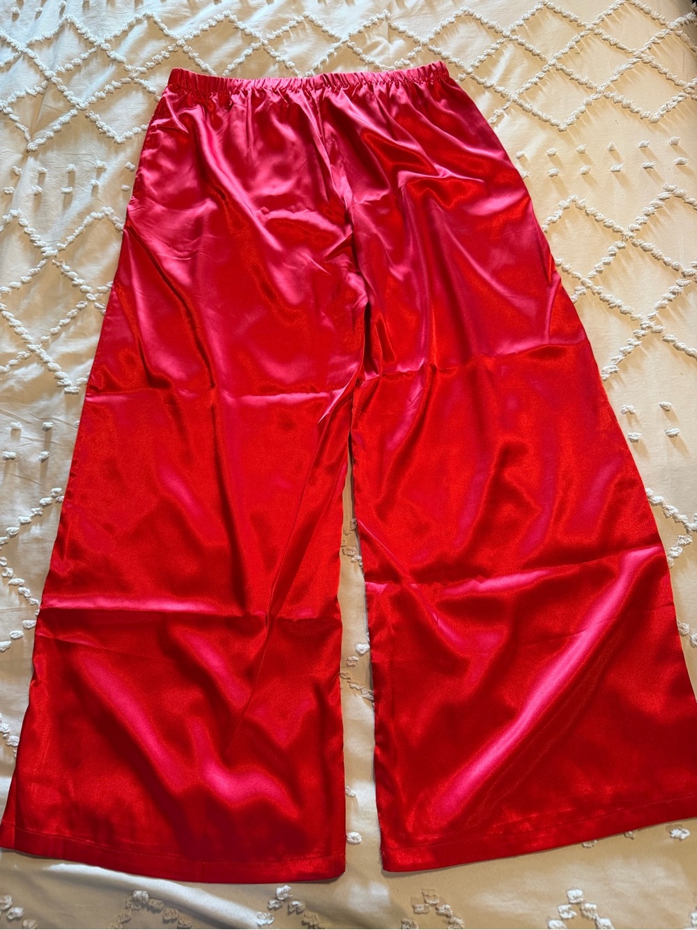 Satin Short-Sleeve Button-Down Shirt in Vibrant Red - Large - Picture 5 of 5